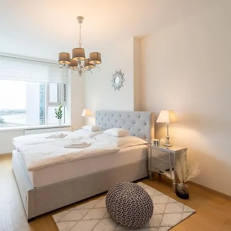 Panorama - Luxury In The Center Of Bratislava, Free Parking, Location Apartment