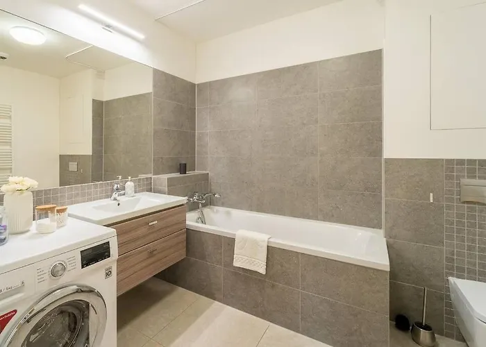 Panorama - Luxury In The Center Of Bratislava, Free Parking, Location 아파트